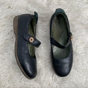 Planet Walker by Simple Black Mary Jane Velcro Women’s Size 11